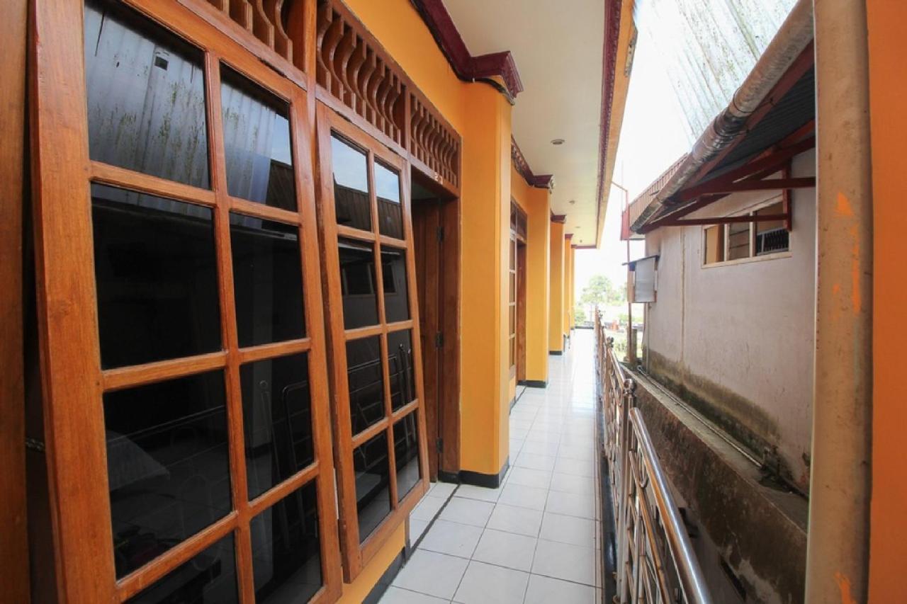 Reddoorz Near Sarangan Lake Magetan Exterior photo