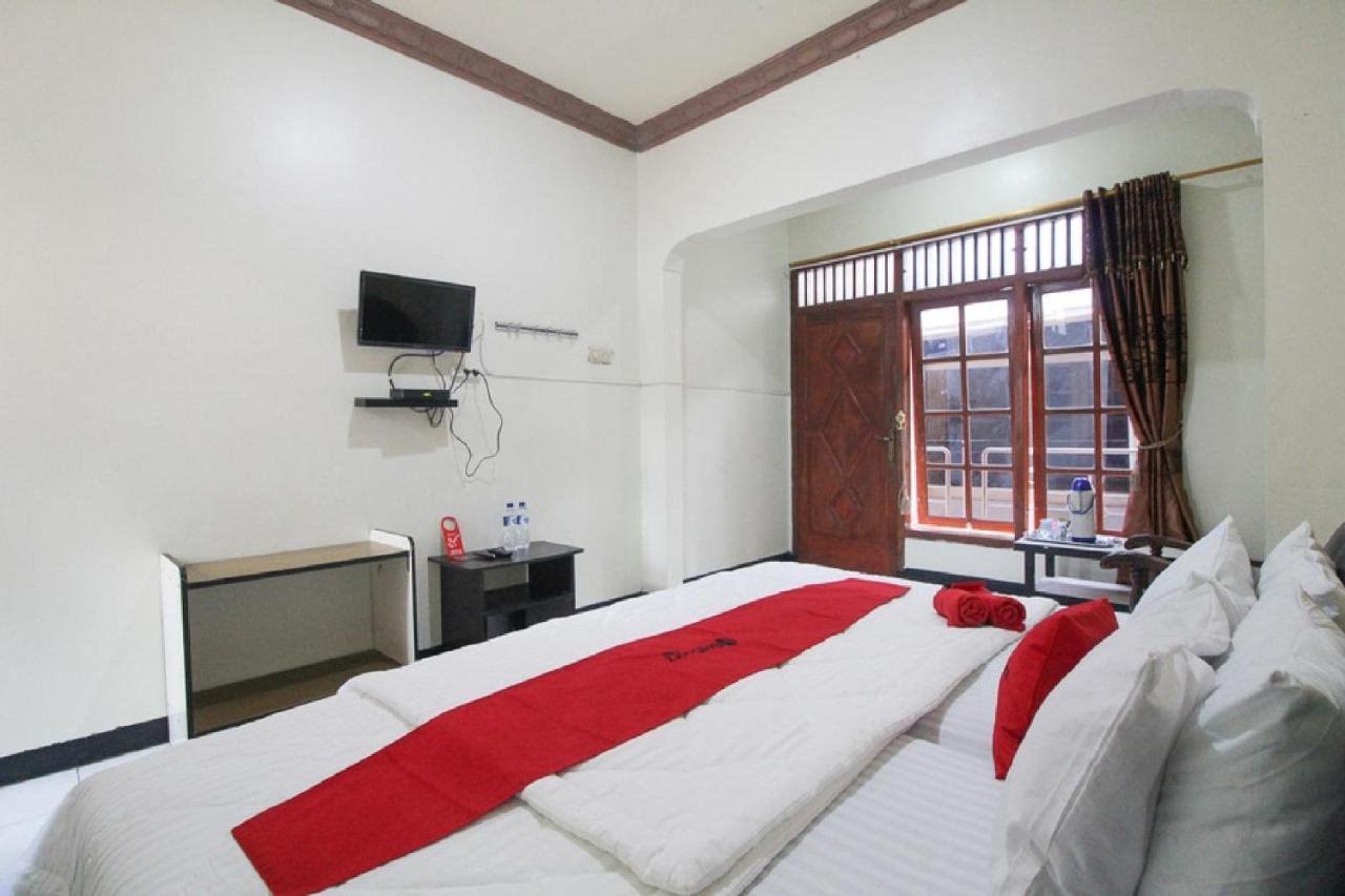 Reddoorz Near Sarangan Lake Magetan Exterior photo